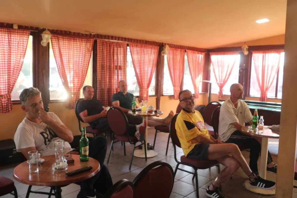 DRUŽENJE S POVODOM: Kafić Baza i njegov vlasnik Ivan Rajić zajedno proslavili rođendan
