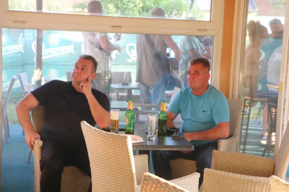 DRUŽENJE S POVODOM: Kafić Baza i njegov vlasnik Ivan Rajić zajedno proslavili rođendan