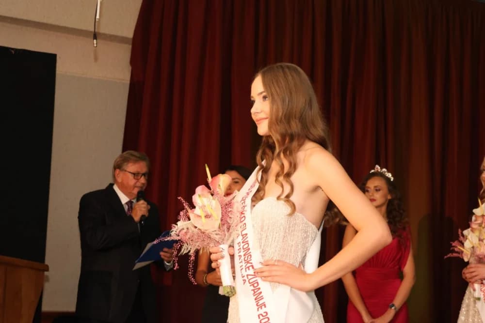 /FOTOGALERIJA/ Izabrana je Miss Požeško-slavonske županije! Pobjednica dolazi iz Požege i zove se Leona Maroši