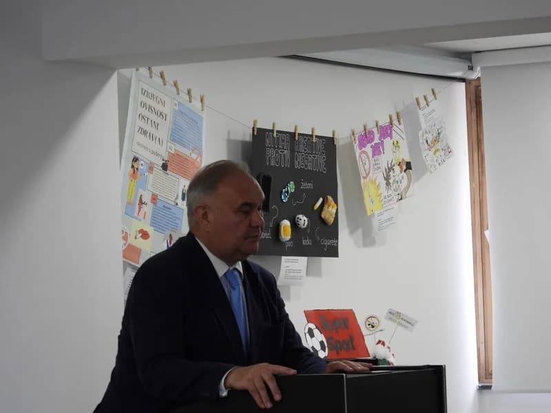 11. NATJEČAJ „KREATIVNI I NEOVISI“ Riječju, slikom, instalacijom, filmom – protiv ovisnosti
