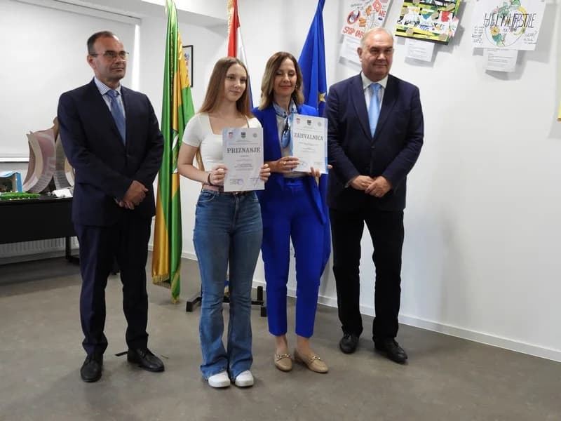 11. NATJEČAJ „KREATIVNI I NEOVISI“ Riječju, slikom, instalacijom, filmom – protiv ovisnosti