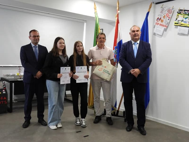 11. NATJEČAJ „KREATIVNI I NEOVISI“ Riječju, slikom, instalacijom, filmom – protiv ovisnosti