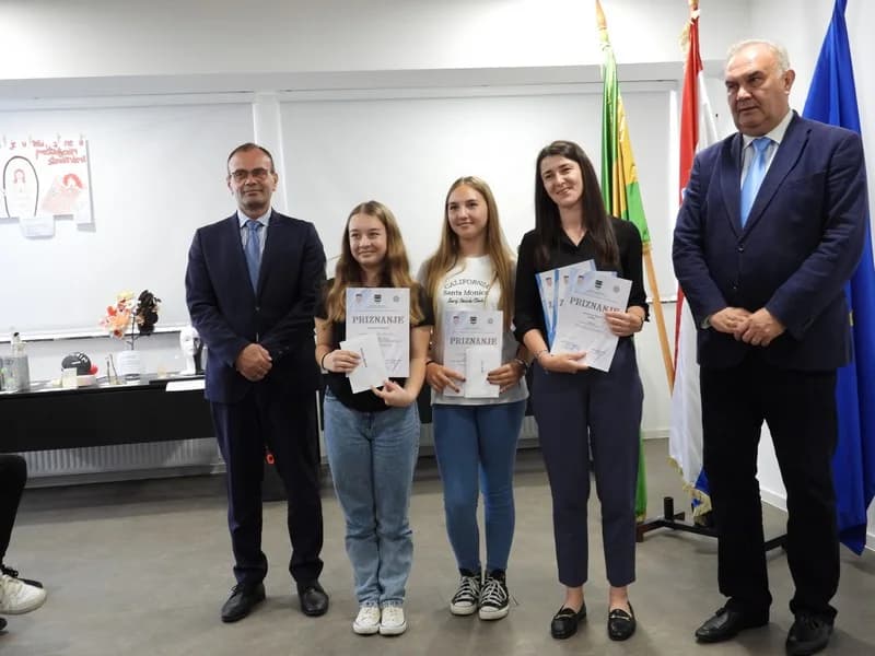 11. NATJEČAJ „KREATIVNI I NEOVISI“ Riječju, slikom, instalacijom, filmom – protiv ovisnosti