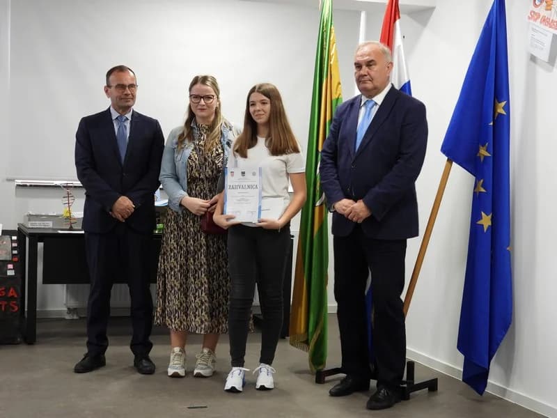 11. NATJEČAJ „KREATIVNI I NEOVISI“ Riječju, slikom, instalacijom, filmom – protiv ovisnosti