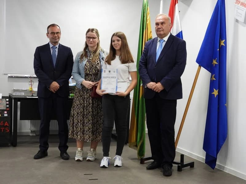 11. NATJEČAJ „KREATIVNI I NEOVISI“ Riječju, slikom, instalacijom, filmom – protiv ovisnosti