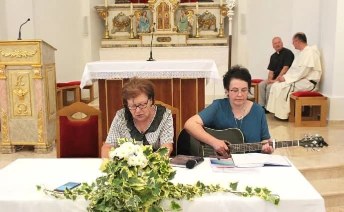 UZ ANTUNOVO U JAKŠIĆU: Peićevci održali pjesničku večer duhovne poezije u crkvenom prostoru