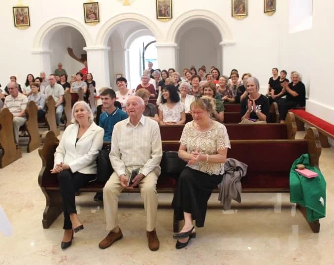 UZ ANTUNOVO U JAKŠIĆU: Peićevci održali pjesničku večer duhovne poezije u crkvenom prostoru