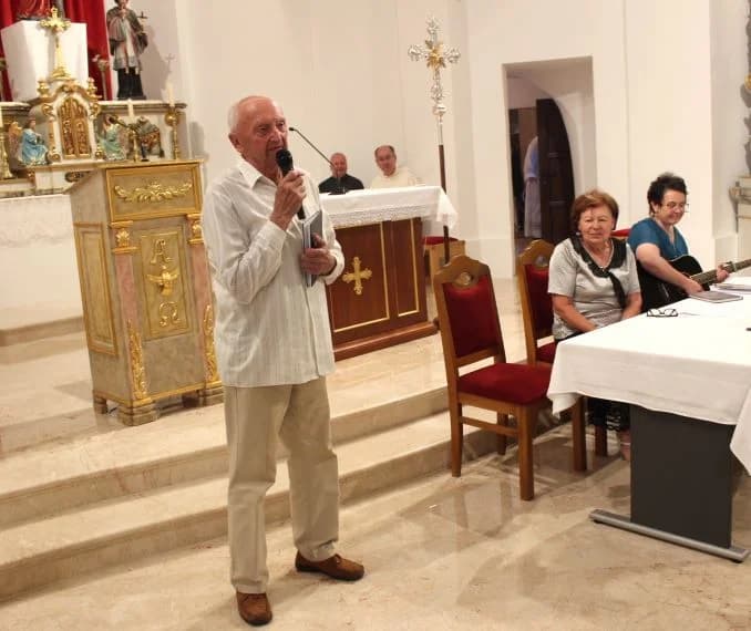 UZ ANTUNOVO U JAKŠIĆU: Peićevci održali pjesničku večer duhovne poezije u crkvenom prostoru