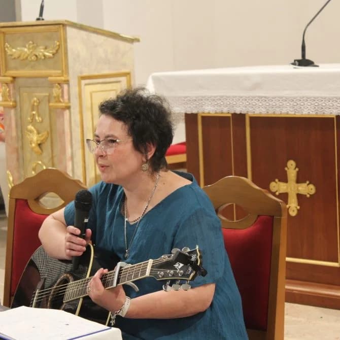 UZ ANTUNOVO U JAKŠIĆU: Peićevci održali pjesničku večer duhovne poezije u crkvenom prostoru