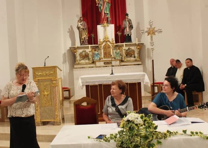 UZ ANTUNOVO U JAKŠIĆU: Peićevci održali pjesničku večer duhovne poezije u crkvenom prostoru