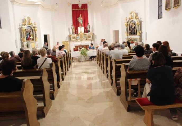 UZ ANTUNOVO U JAKŠIĆU: Peićevci održali pjesničku večer duhovne poezije u crkvenom prostoru