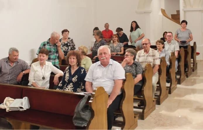 UZ ANTUNOVO U JAKŠIĆU: Peićevci održali pjesničku večer duhovne poezije u crkvenom prostoru