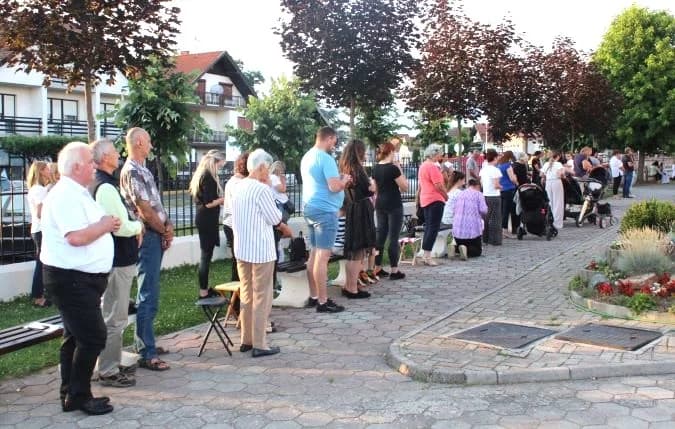UZ ANTUNOVO U JAKŠIĆU: Peićevci održali pjesničku večer duhovne poezije u crkvenom prostoru