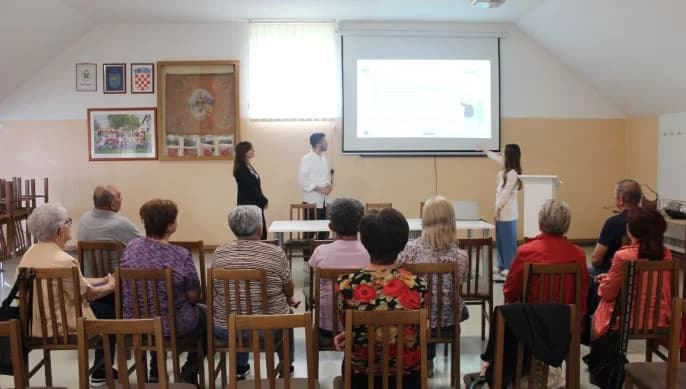 Održana edukativna radionica u Jakšiću o digitalnoj financijskoj pismenosti