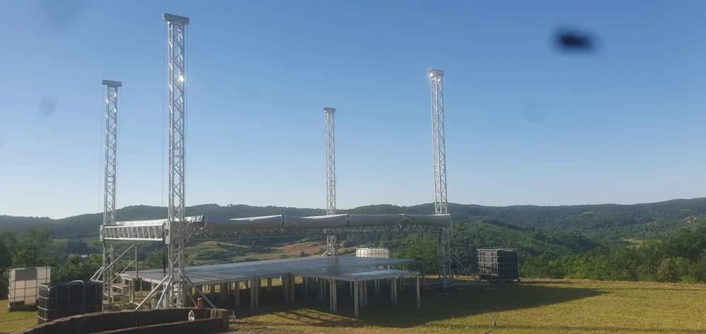 Sve je spremno za punk rock spektakl: Vidimo se večeras na Požeškoj gori na Hill Open Air Festivalu!