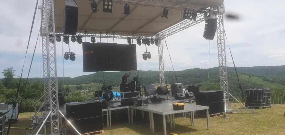 Sve je spremno za punk rock spektakl: Vidimo se večeras na Požeškoj gori na Hill Open Air Festivalu!