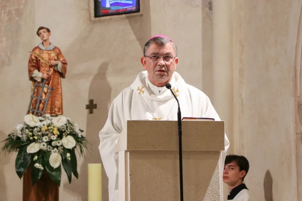 Biskup Ivo predvodio euharistijsko slavlje za poginule, nestale i preminule braniteljice i branitelje