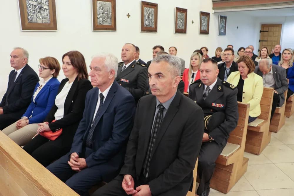 Biskup Ivo predvodio euharistijsko slavlje za poginule, nestale i preminule braniteljice i branitelje