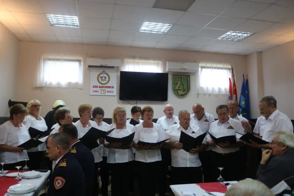 Vatrogasci Zakorenja proslavili 70 godina rada- osnivač Dragan Ivanović primio povelju /FOTO/