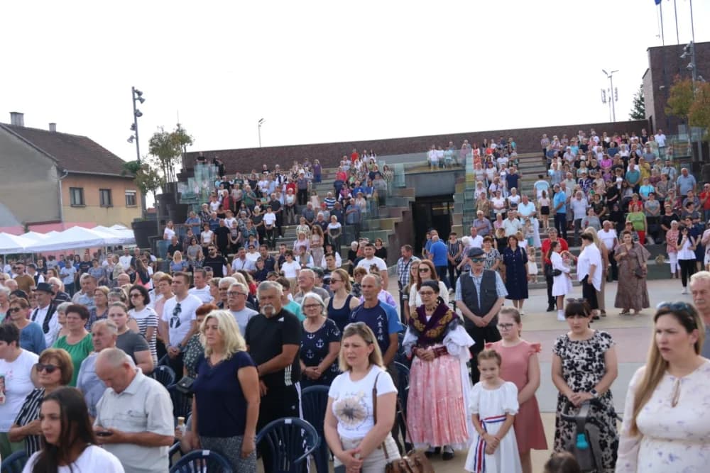 /FOTOGALERIJA/ Tradicionalna smotra folklora u Pleternici u sklopu LIDAS-a