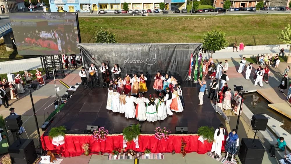 /FOTOGALERIJA/ Tradicionalna smotra folklora u Pleternici u sklopu LIDAS-a
