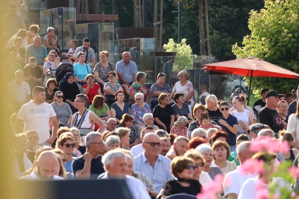 /FOTOGALERIJA/ Tradicionalna smotra folklora u Pleternici u sklopu LIDAS-a