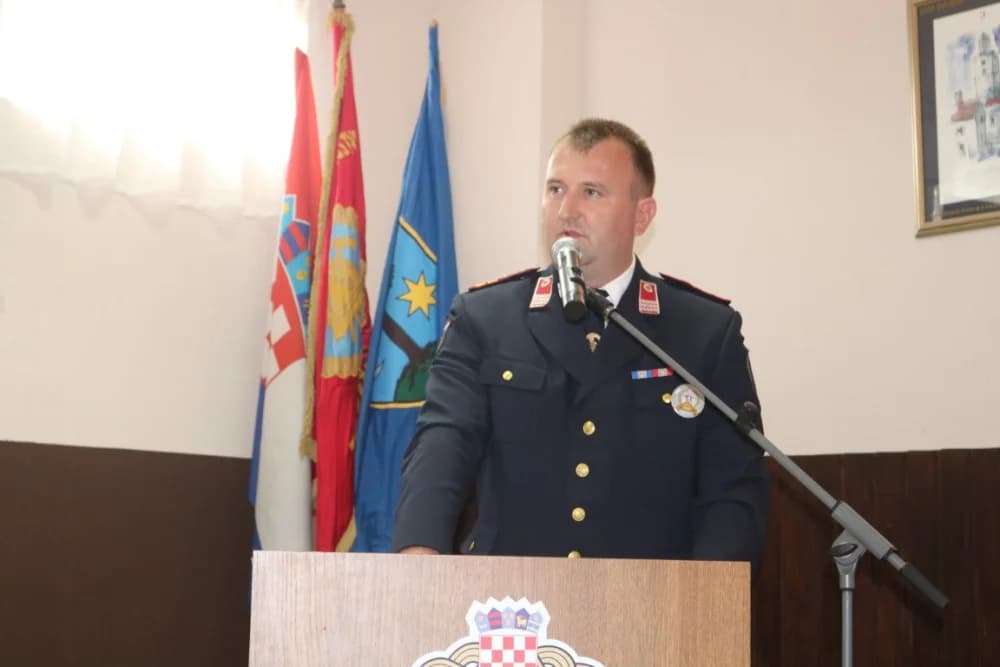 Vatrogasci Zakorenja proslavili 70 godina rada- osnivač Dragan Ivanović primio povelju /FOTO/