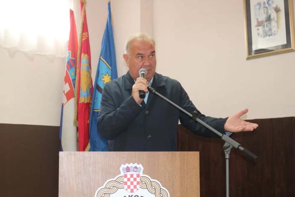 Vatrogasci Zakorenja proslavili 70 godina rada- osnivač Dragan Ivanović primio povelju /FOTO/