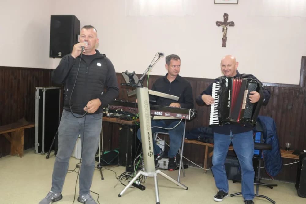 Vatrogasci Zakorenja proslavili 70 godina rada- osnivač Dragan Ivanović primio povelju /FOTO/