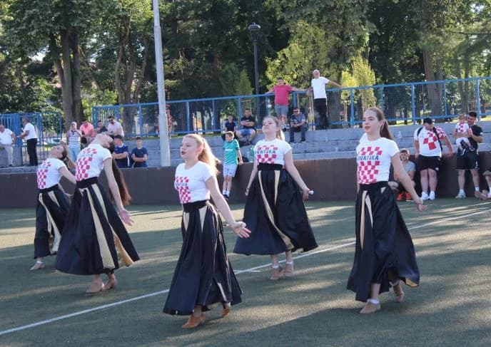 Prvo mjesto i prijelazni pehar BSK-u iz Buka