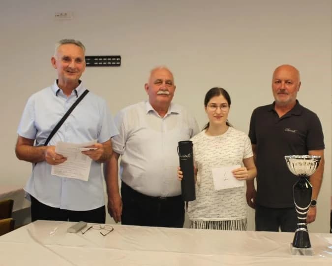 Pobjednički pehar u Pleternici osvojio 82-godišnji banjalučki velemajstor Milan Vukić