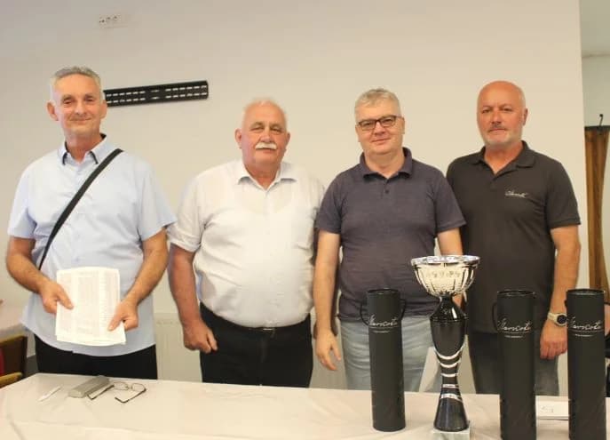Pobjednički pehar u Pleternici osvojio 82-godišnji banjalučki velemajstor Milan Vukić
