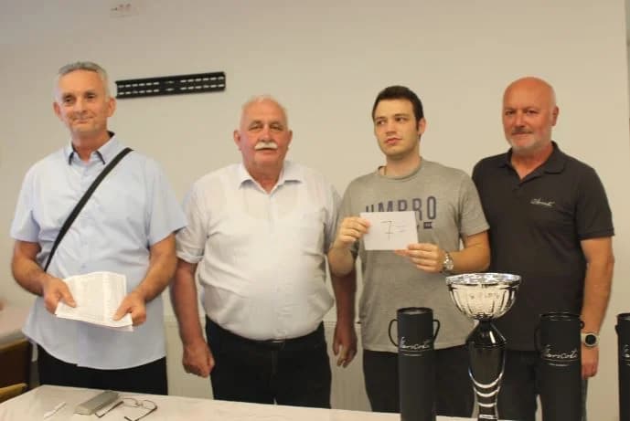 Pobjednički pehar u Pleternici osvojio 82-godišnji banjalučki velemajstor Milan Vukić