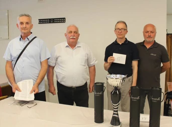 Pobjednički pehar u Pleternici osvojio 82-godišnji banjalučki velemajstor Milan Vukić