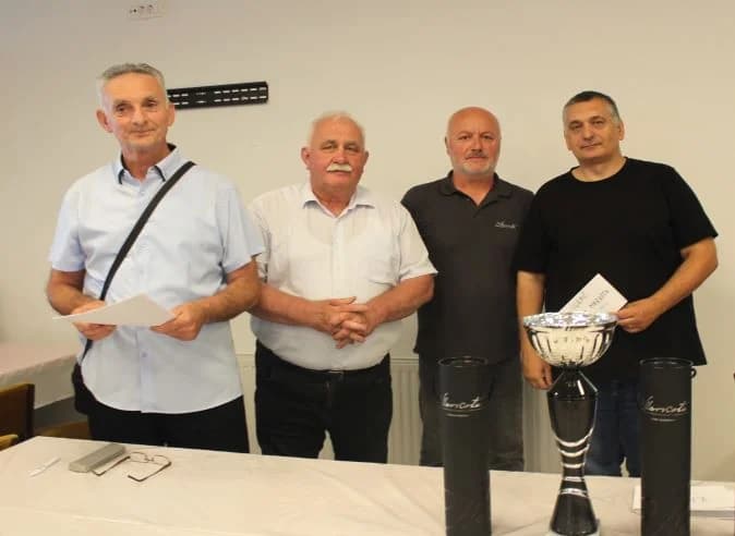 Pobjednički pehar u Pleternici osvojio 82-godišnji banjalučki velemajstor Milan Vukić