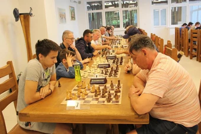 Pobjednički pehar u Pleternici osvojio 82-godišnji banjalučki velemajstor Milan Vukić