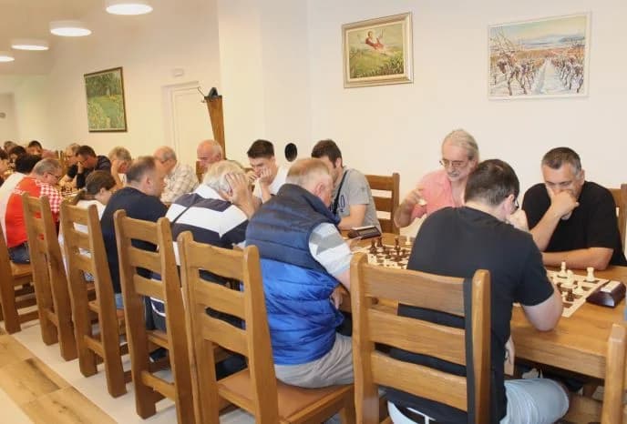 Pobjednički pehar u Pleternici osvojio 82-godišnji banjalučki velemajstor Milan Vukić