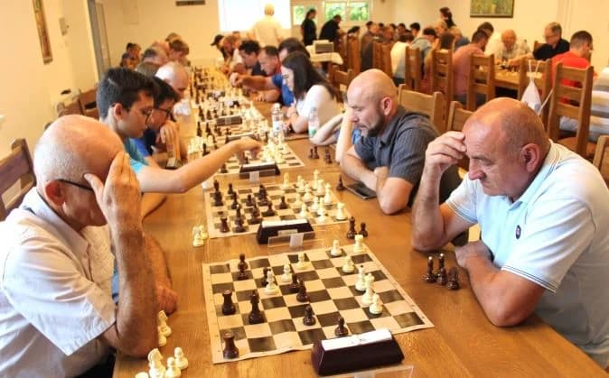 Pobjednički pehar u Pleternici osvojio 82-godišnji banjalučki velemajstor Milan Vukić