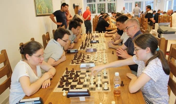 Pobjednički pehar u Pleternici osvojio 82-godišnji banjalučki velemajstor Milan Vukić