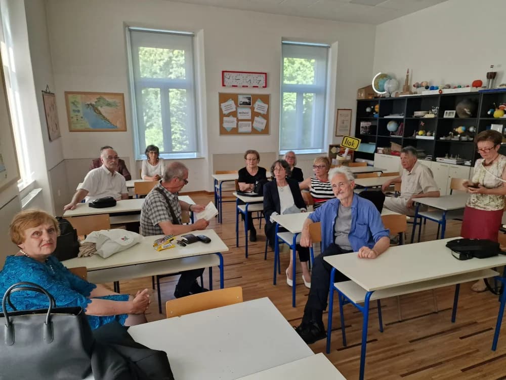 GENERACIJA NA OKUPU: Pola stoljeća nakon mature učenici četiri razreda požeške Gimnazije zajedno slavila jubilej