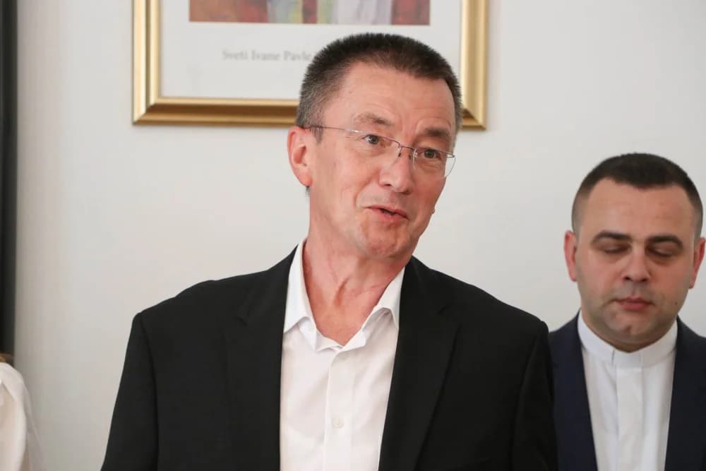 SUSRET BISKUPA MARTINOVIĆA S RAVNATELJIMA ŠKOLA U POŽEGI