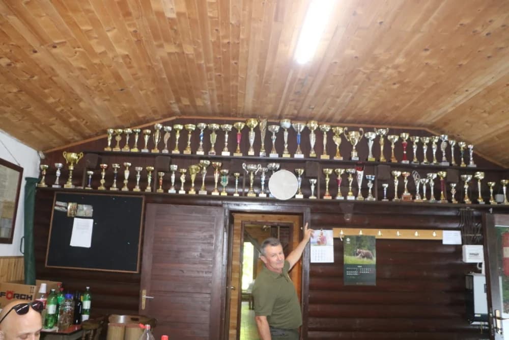 AKTIVNI KUTJEVAČKI LOVCI-STRIJELCI: Vitrine pune  pehara – ne znaju za poraz
