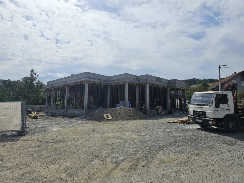Do kraja godine biti će u funkciji novi Dječji vrtić u Kuzmici: „Svi oni mališani koji su na listi čekanja trebali bi biti upisani“  /FOTO/