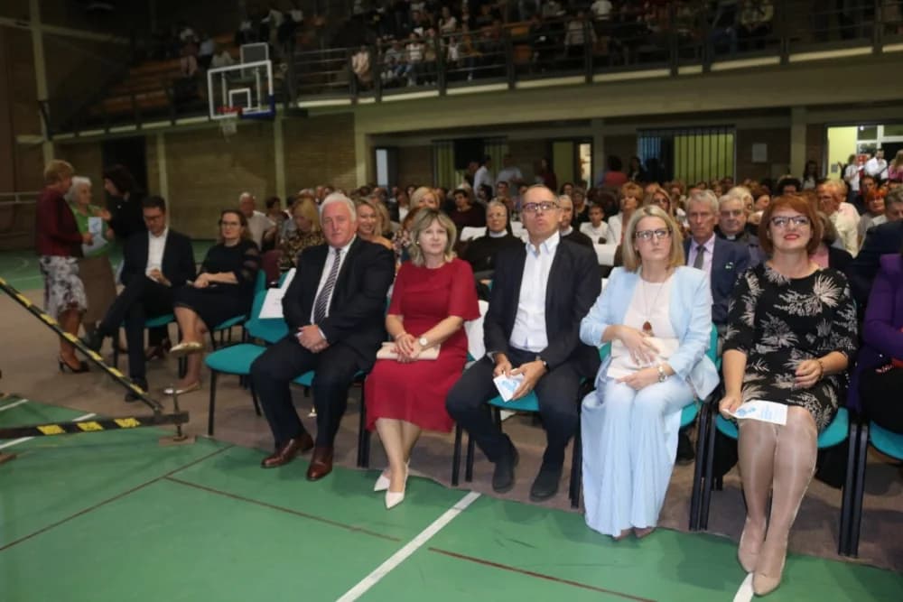 Općina Kaptol bila generalni pokrovitelj subotičkog Festivala, a zapaženo je nastupio Požežanin Luka Samardžić uz Kaptolačke tamburaše /FOTO/