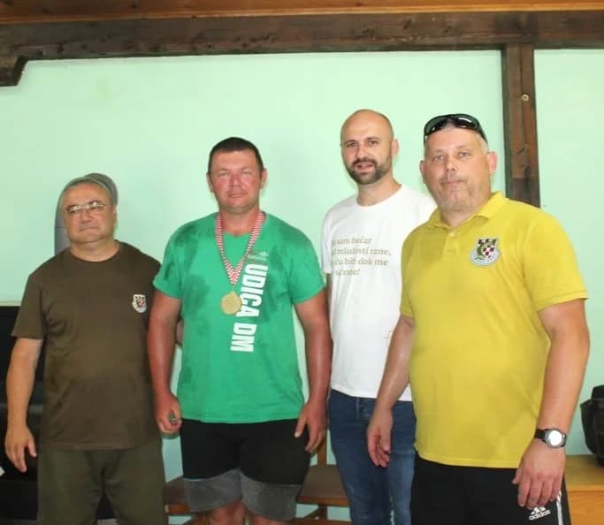Pojedinačno i ekipno prvo mjesto na jezeru u Zarilcu osvojili ribiči „Karasa“ iz Šaga
