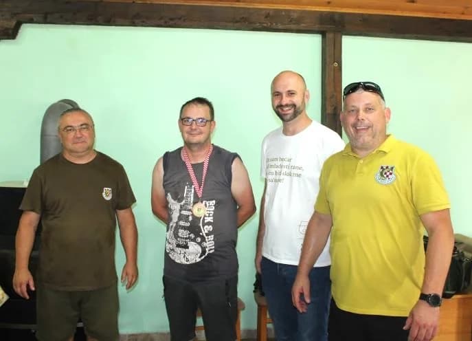 Pojedinačno i ekipno prvo mjesto na jezeru u Zarilcu osvojili ribiči „Karasa“ iz Šaga