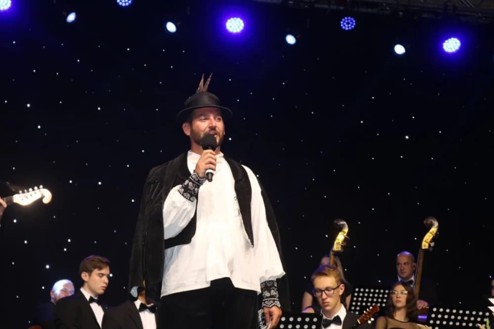 Općina Kaptol bila generalni pokrovitelj subotičkog Festivala, a zapaženo je nastupio Požežanin Luka Samardžić uz Kaptolačke tamburaše /FOTO/