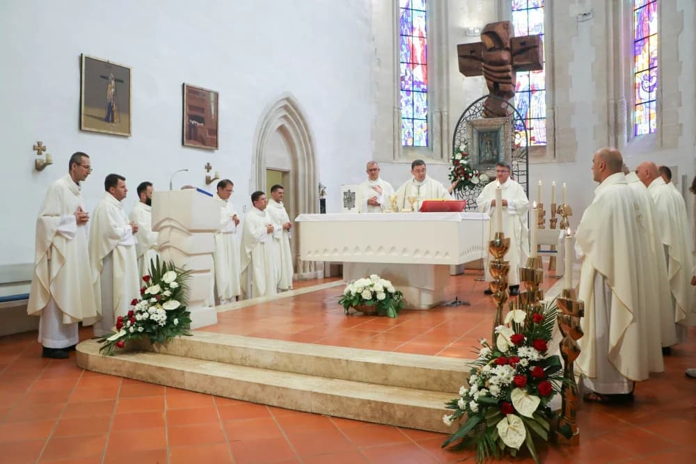 BISKUPIJSKO HODOČAŠĆE ZDRAVSTVENIH DJELATNIKA GOSPI VOĆINSKOJ