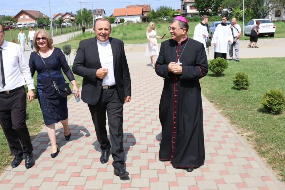 Po prvi puta zazvonila nova zvona sa tornja vidovačke Župne crkve sv. Ivana Krstitelja