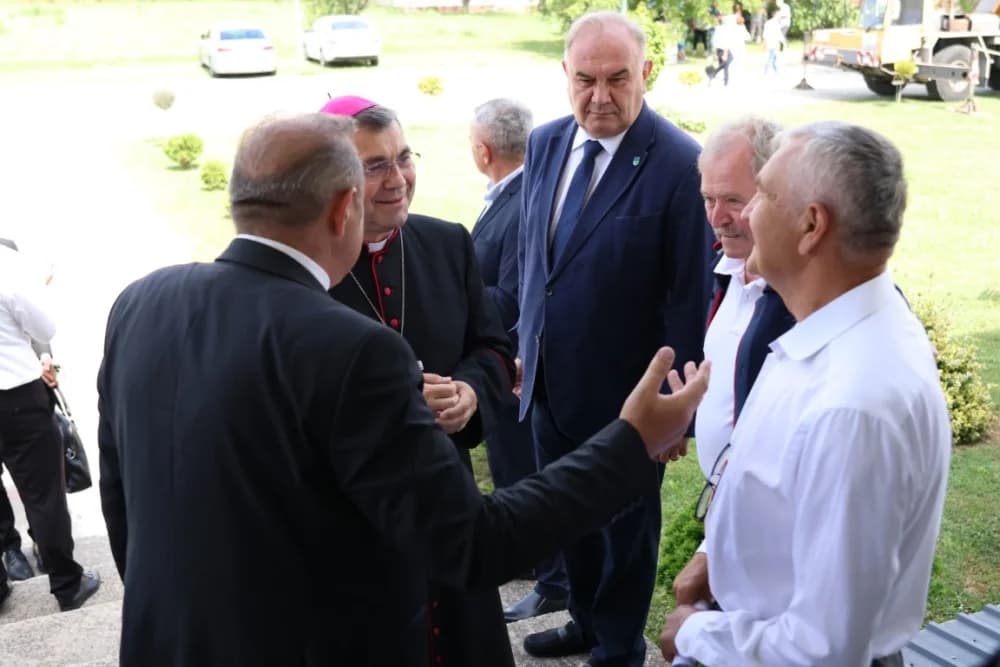 Po prvi puta zazvonila nova zvona sa tornja vidovačke Župne crkve sv. Ivana Krstitelja